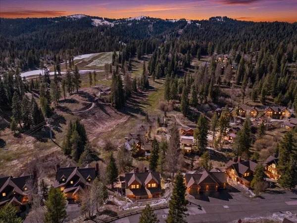 $1,185,000 | 67 Golden Bar Court, Donnelly, ID 83615