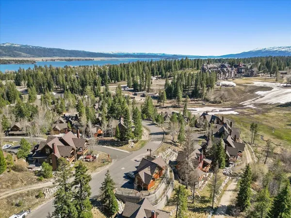 $1,185,000 | 67 Golden Bar Court, Donnelly, ID 83615