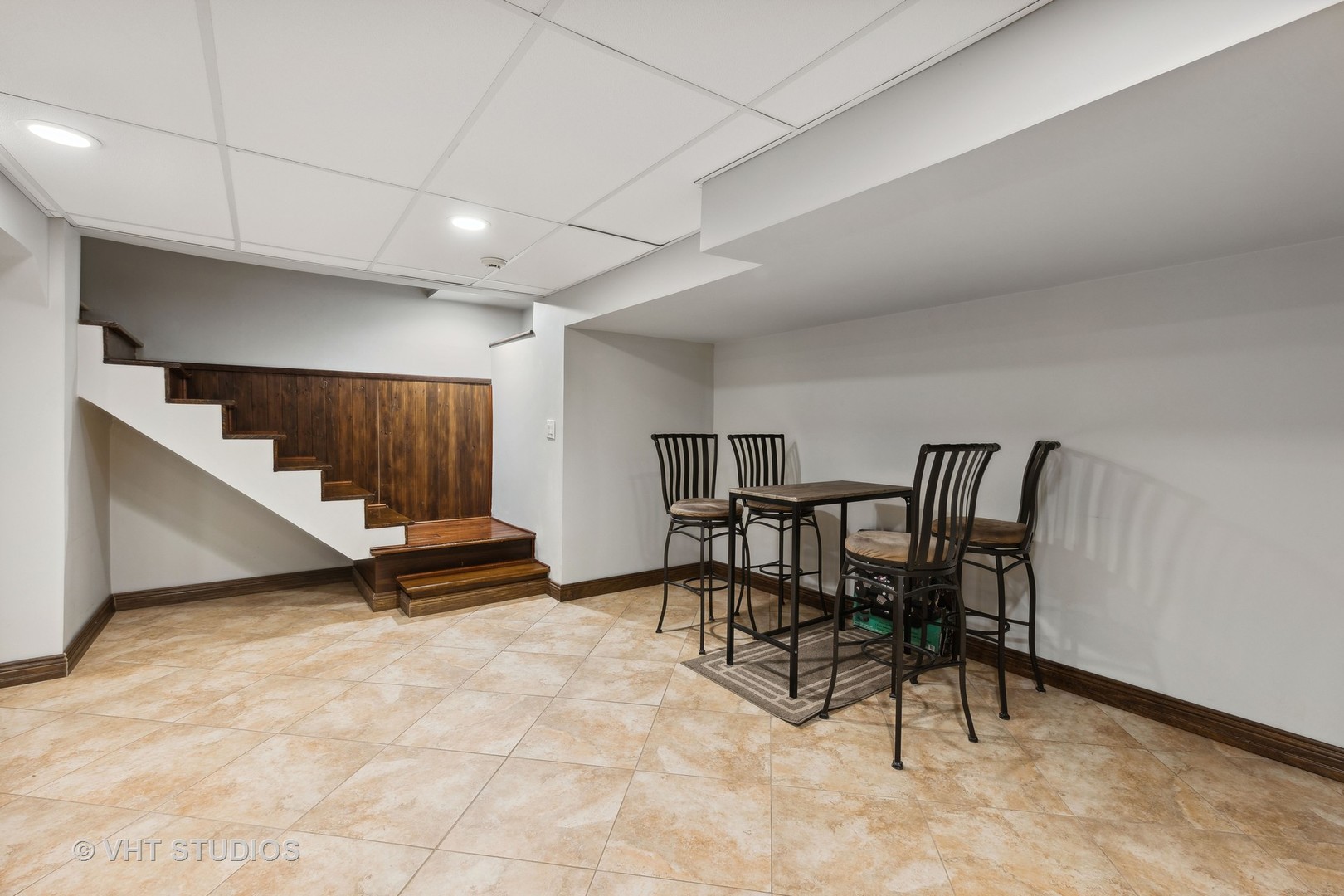 8521 Una Avenue Naperville, IL 60565 - Photo 27 of 41 a view of dining room with furniture