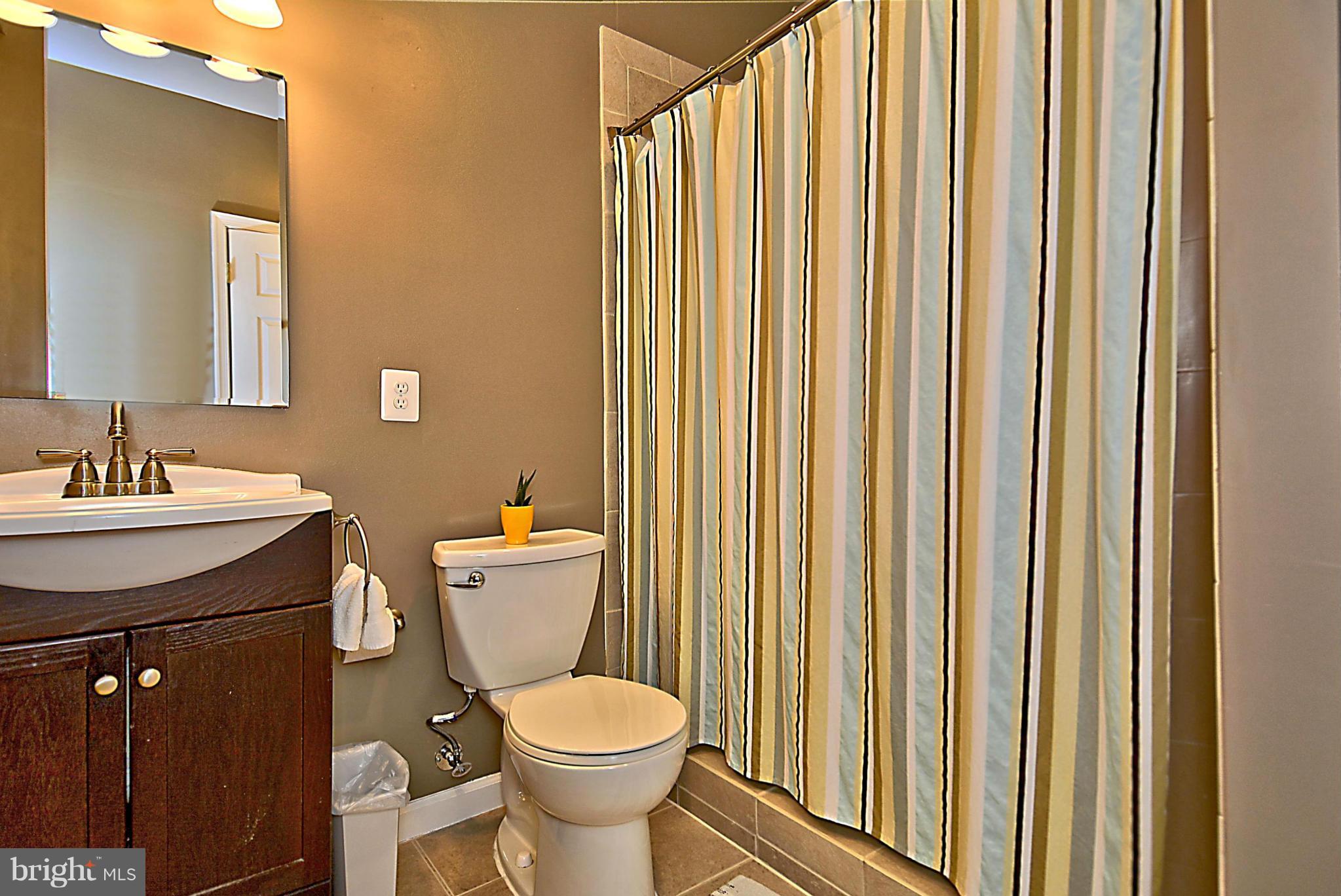 23051 Birch Mead Road Clarksburg, MD 20871 - Photo 7 of 29 Bath