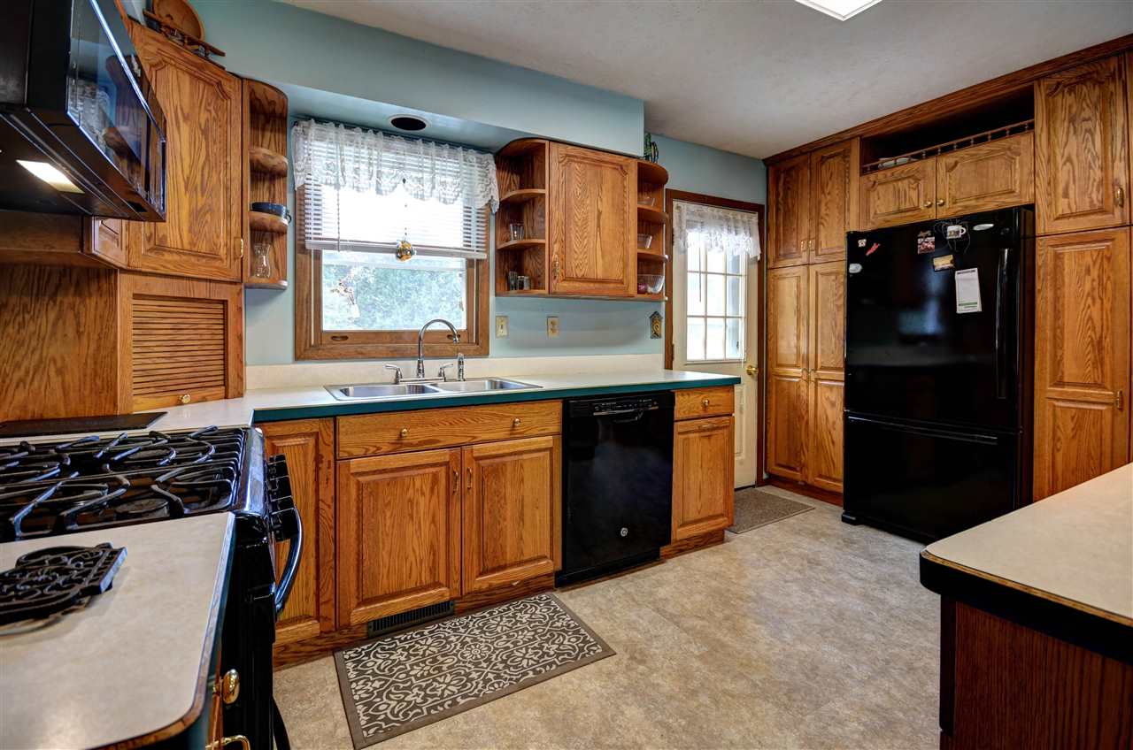 12246 South Newman Road Maple City, MI 49664 - Photo 14 of 40 1892311-13.JPG