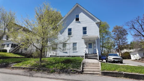 $549,000 | 36 Elm Street, Derry, NH 03038