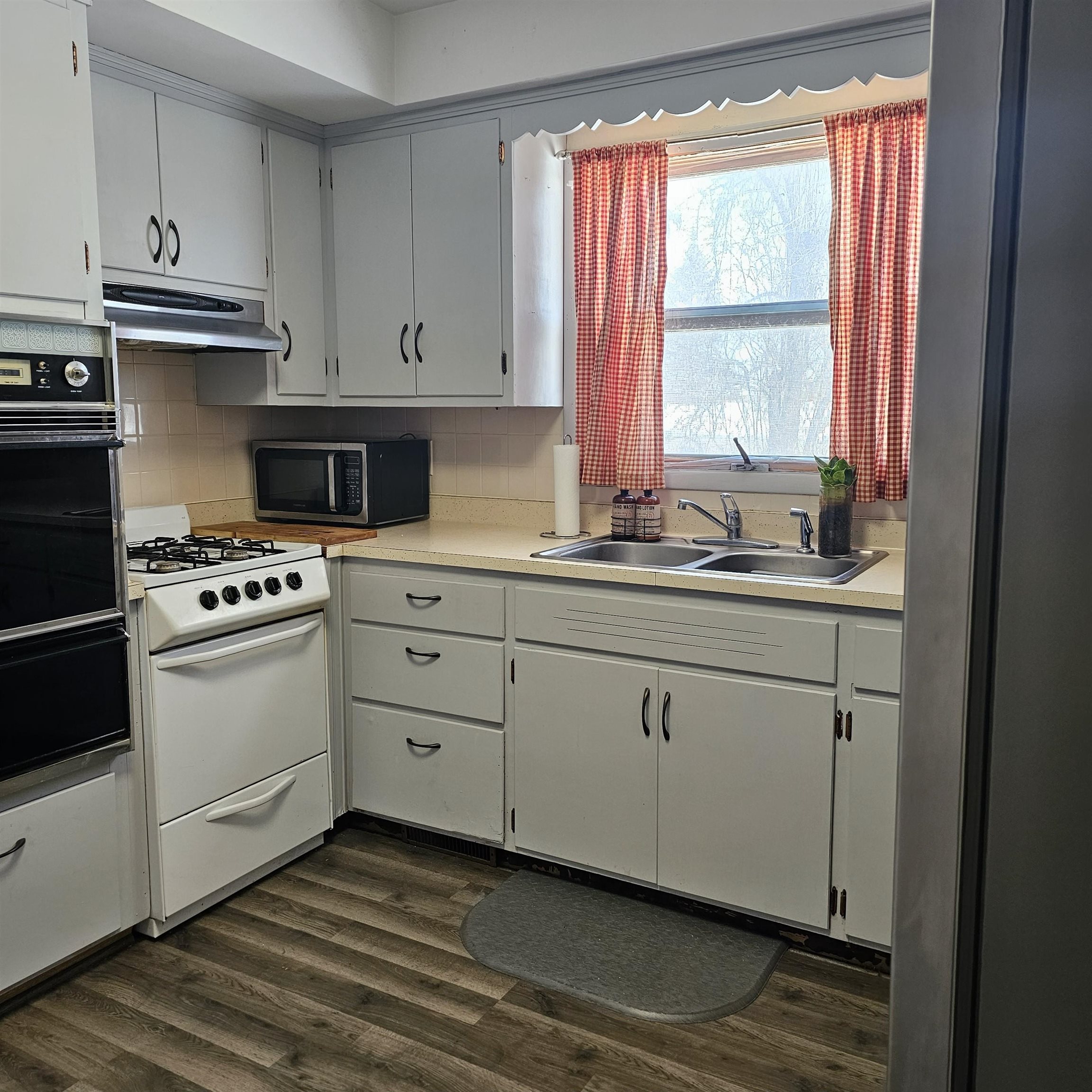 1175 Farnham Street Columbus, WI 53925 - Photo 9 of 22