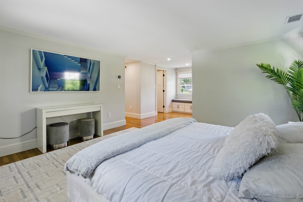 290 Lyman Road Milton, MA 02186 - Photo 20 of 41 Gallery Image 20