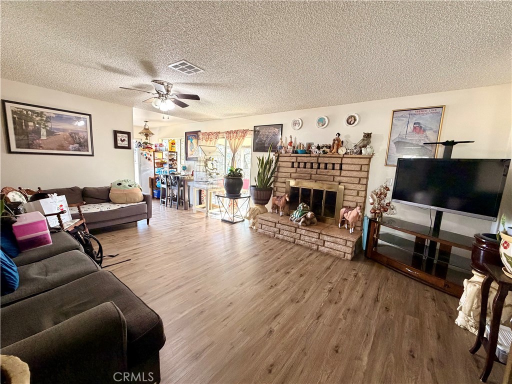 43127 40th Street East Lancaster, CA 93535 - Photo 9 of 24 Den