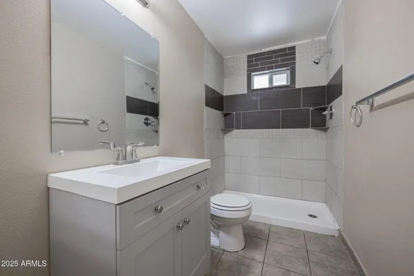 $1,295 | 1915 North 26th Place, Unit 5, Phoenix, AZ 85008