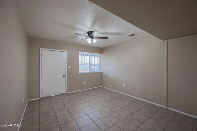 $1,095 | 1915 North 26th Place, Unit 5, Phoenix, AZ 85008