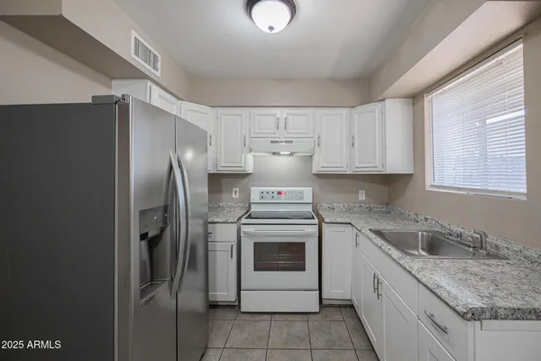 $1,295 | 1915 North 26th Place, Unit 5, Phoenix, AZ 85008