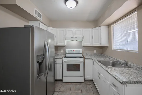 $1,200 | 1915 North 26th Place, Unit 5, Phoenix, AZ 85008