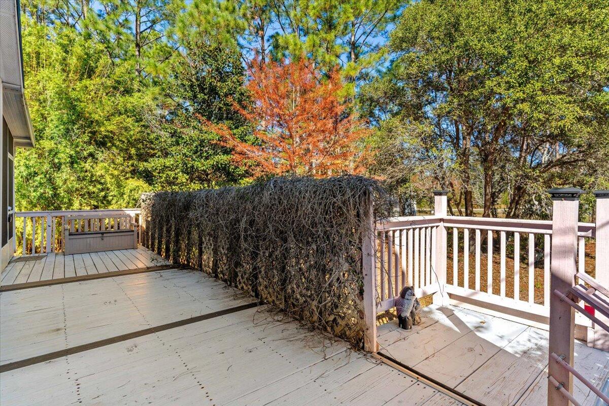 2941 Ferris Drive Navarre, FL 32566 - Photo 26 of 32 a view of deck and patio