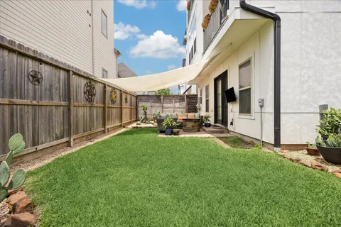 $585,000 | 2703 Arabelle Grove, Houston, TX 77007