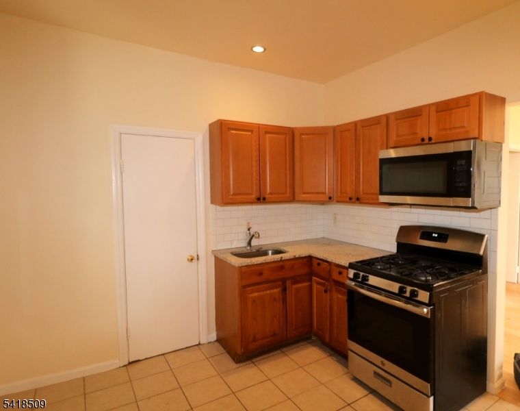 59 Brenner Street, Unit 2 Newark, NJ 07108 - Photo 6 of 9