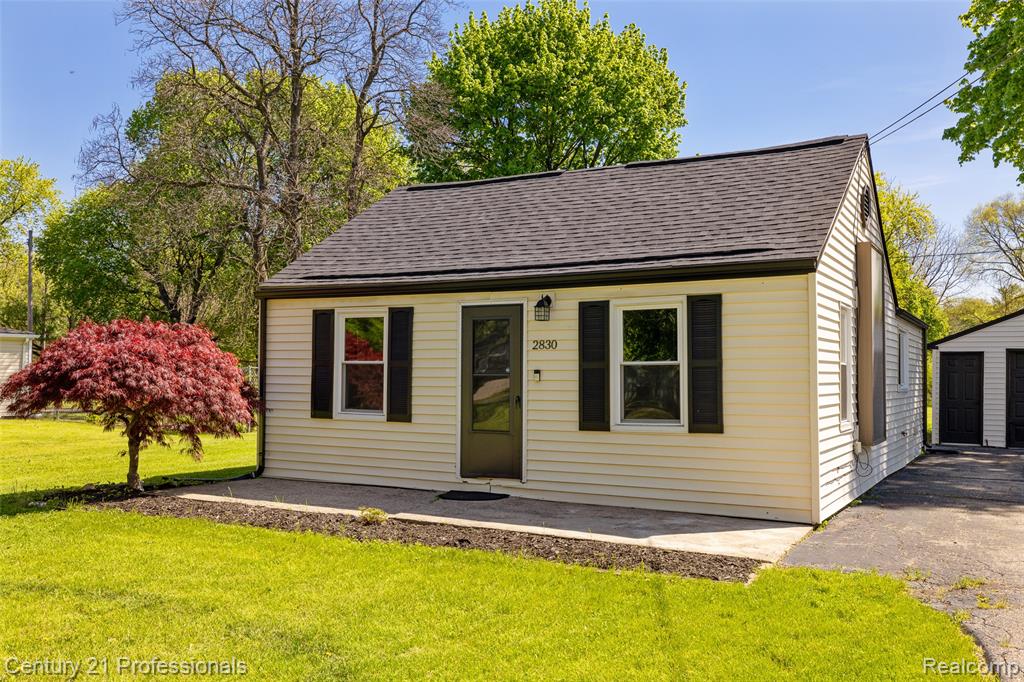 2830 Deland Road Waterford, MI 48329 - Photo 1 of 35