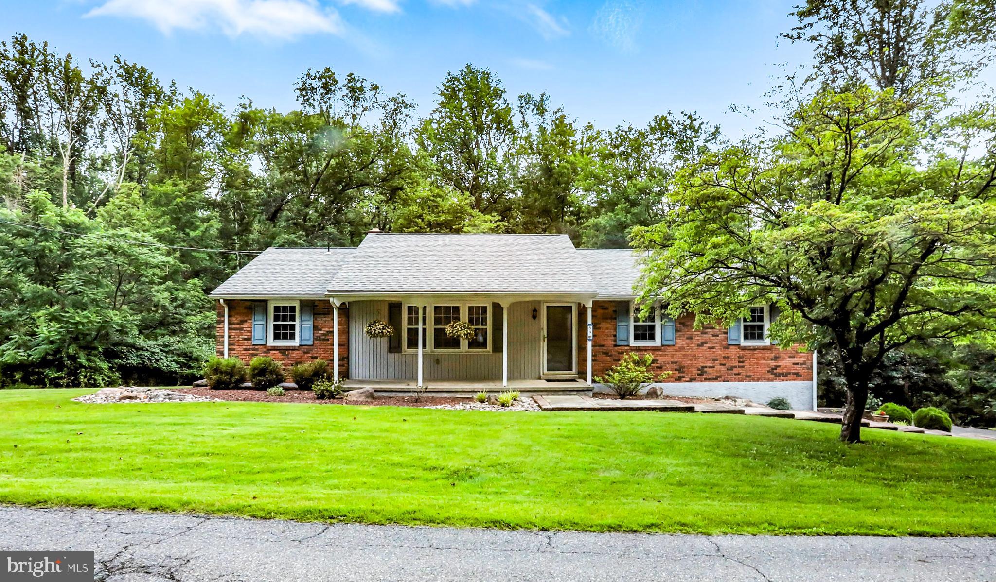 COVERED FRONT PORCH