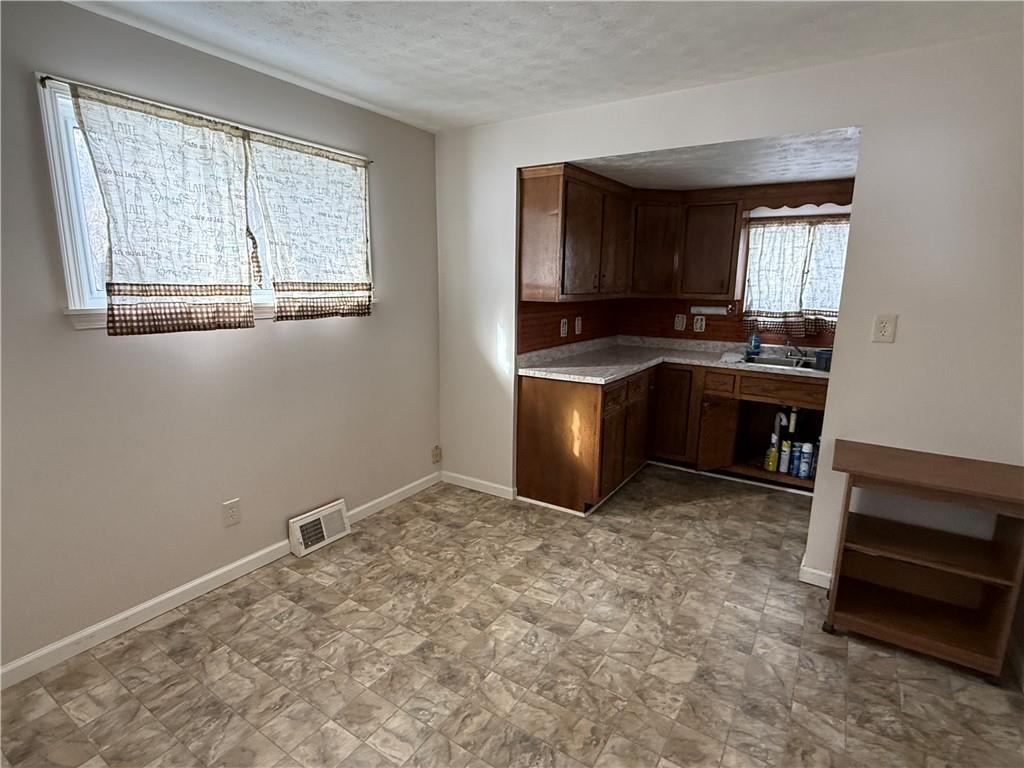 150 Old Scales Road Washington, PA 15301 - Photo 5 of 10