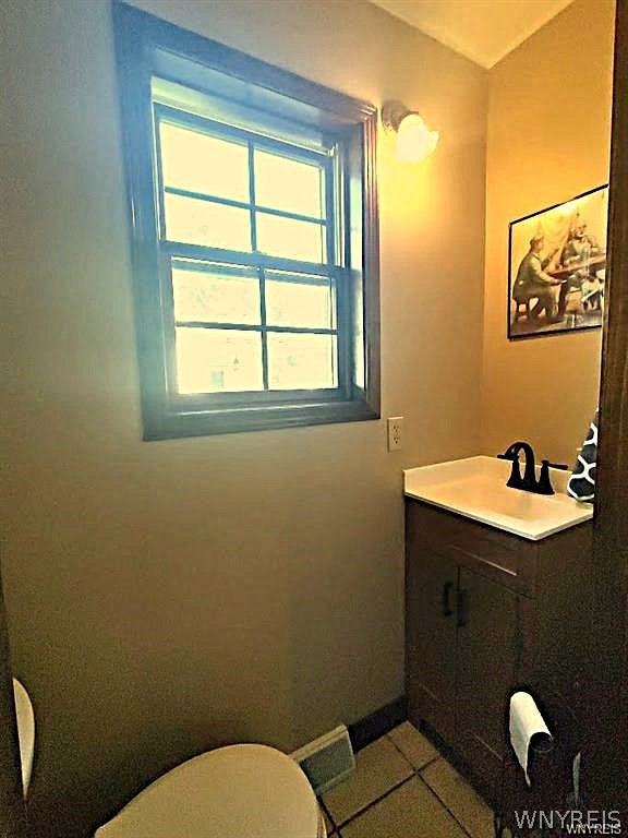 455 Roat Drive Evans, NY 14006 - Photo 15 of 48 1st floor half bath