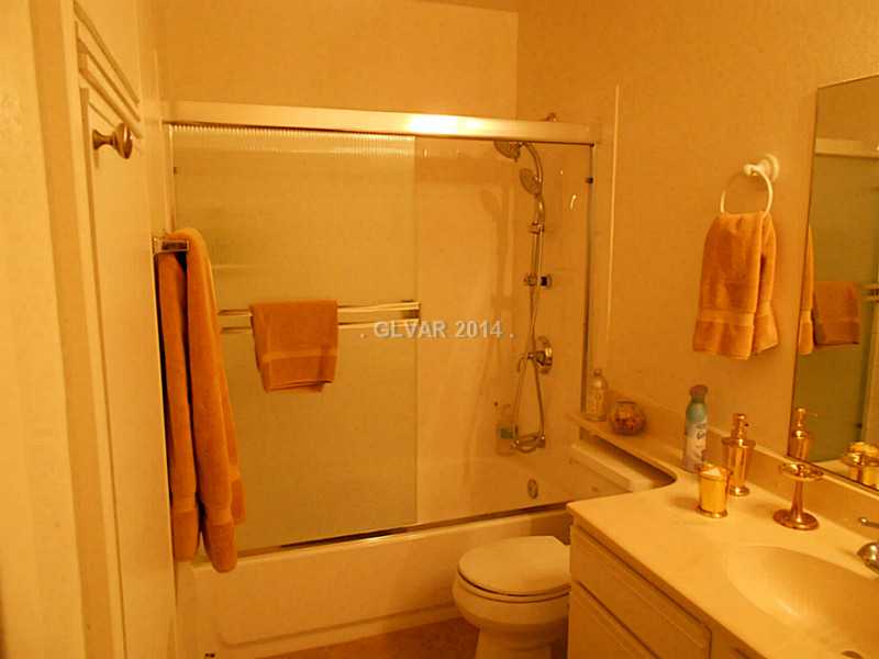 2200 South Fort Apache Road, Unit 1198 Las Vegas, NV 89117 - Photo 17 of 27 Bathroom. Second bath with tub/shower
