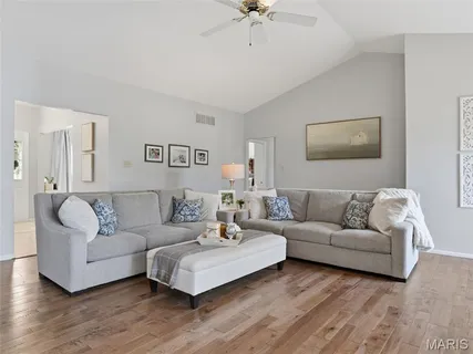 $575,000 | 6632 Towne Woods Drive, St. Louis, MO 63129