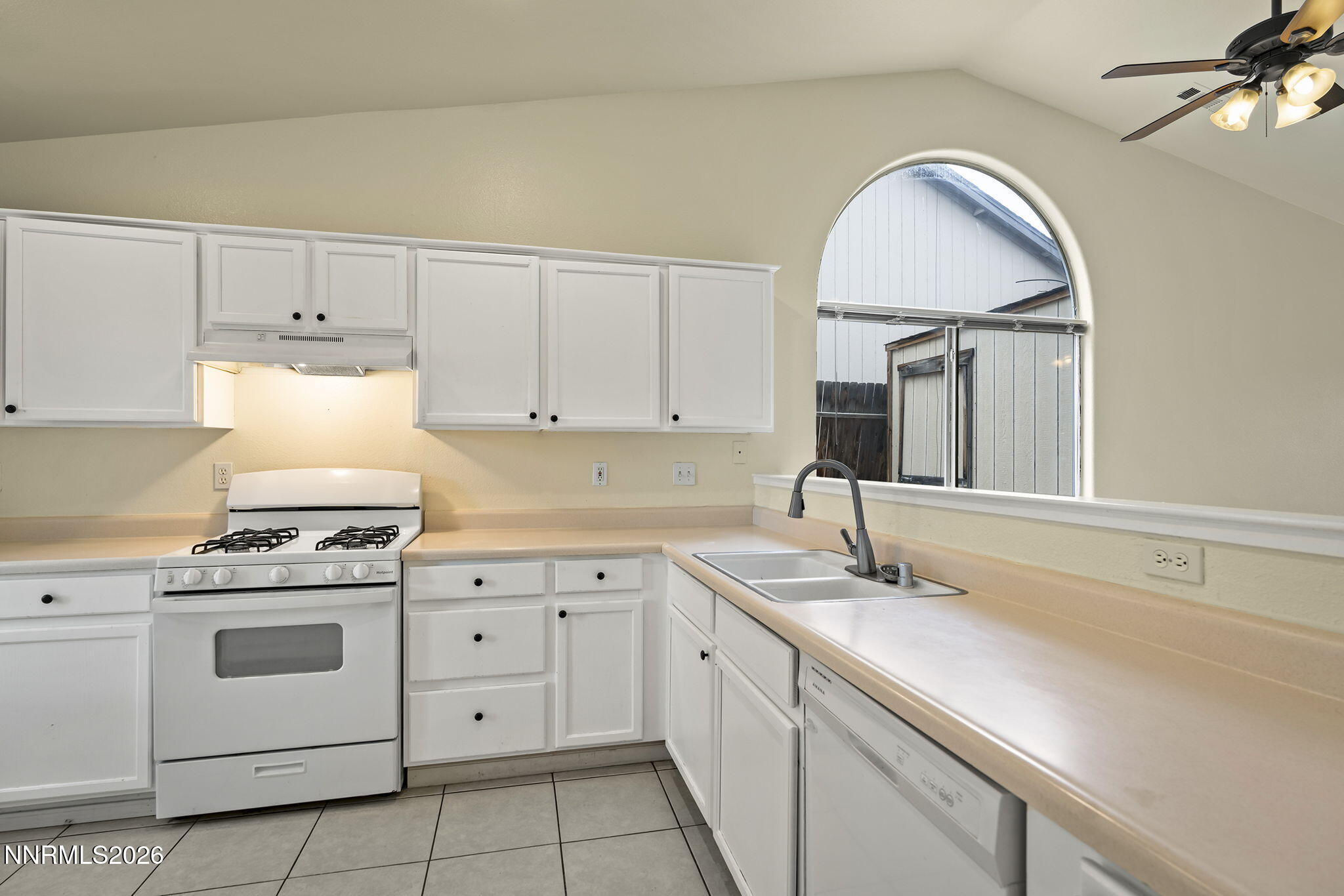 11665 Claim Stake Drive Reno, NV 89506 - Photo 9 of 21 9-web-or-mls-_DSC7935