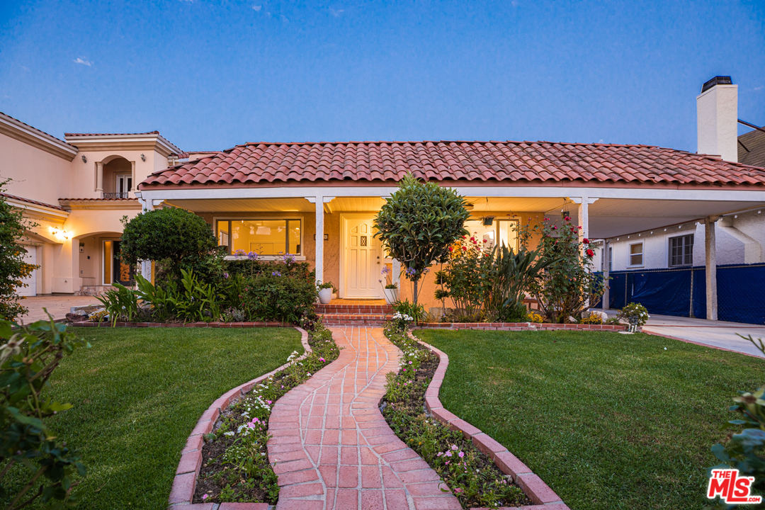 124 Le Doux Road Beverly Hills, CA 90211 - Photo 1 of 50