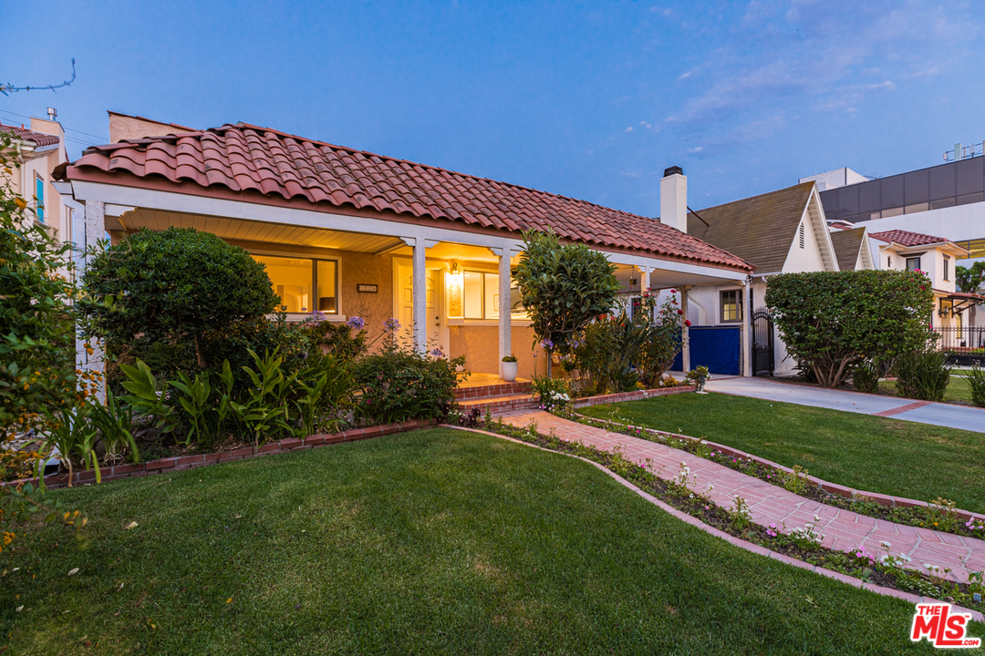 124 Le Doux Road Beverly Hills, CA 90211 - Photo 2 of 50