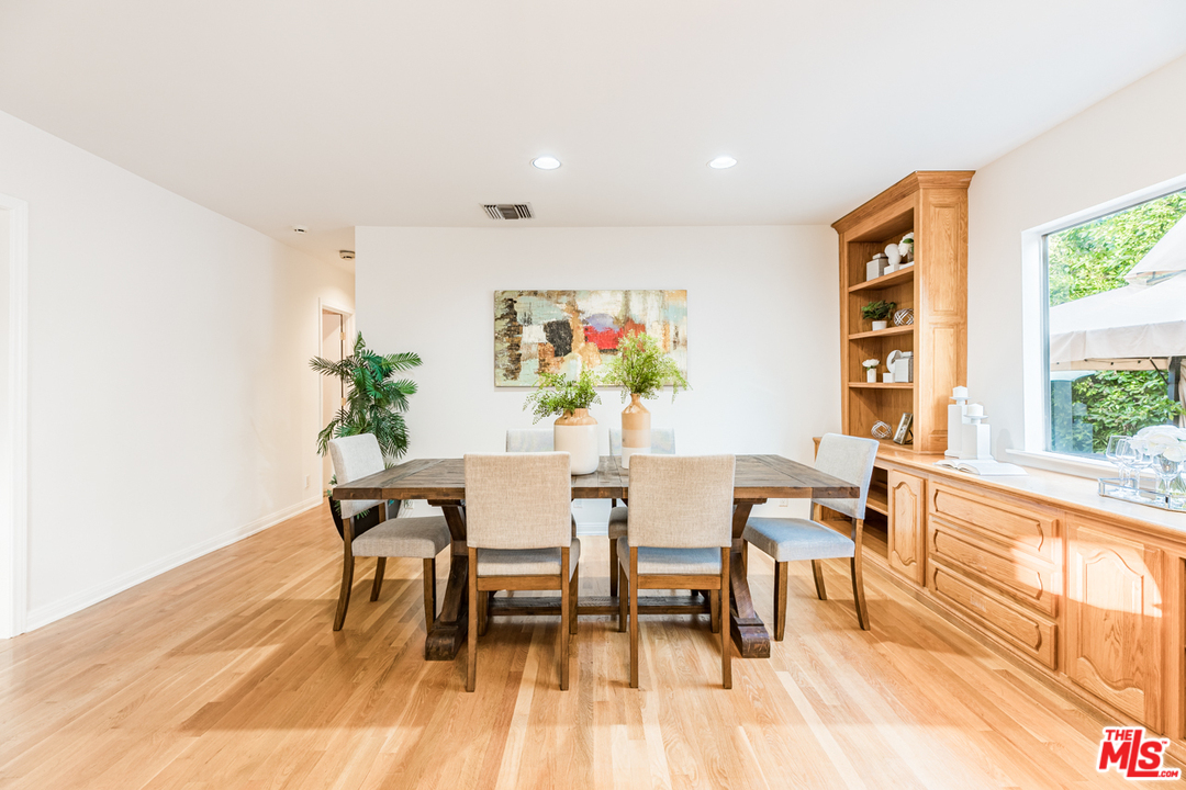124 Le Doux Road Beverly Hills, CA 90211 - Photo 11 of 50