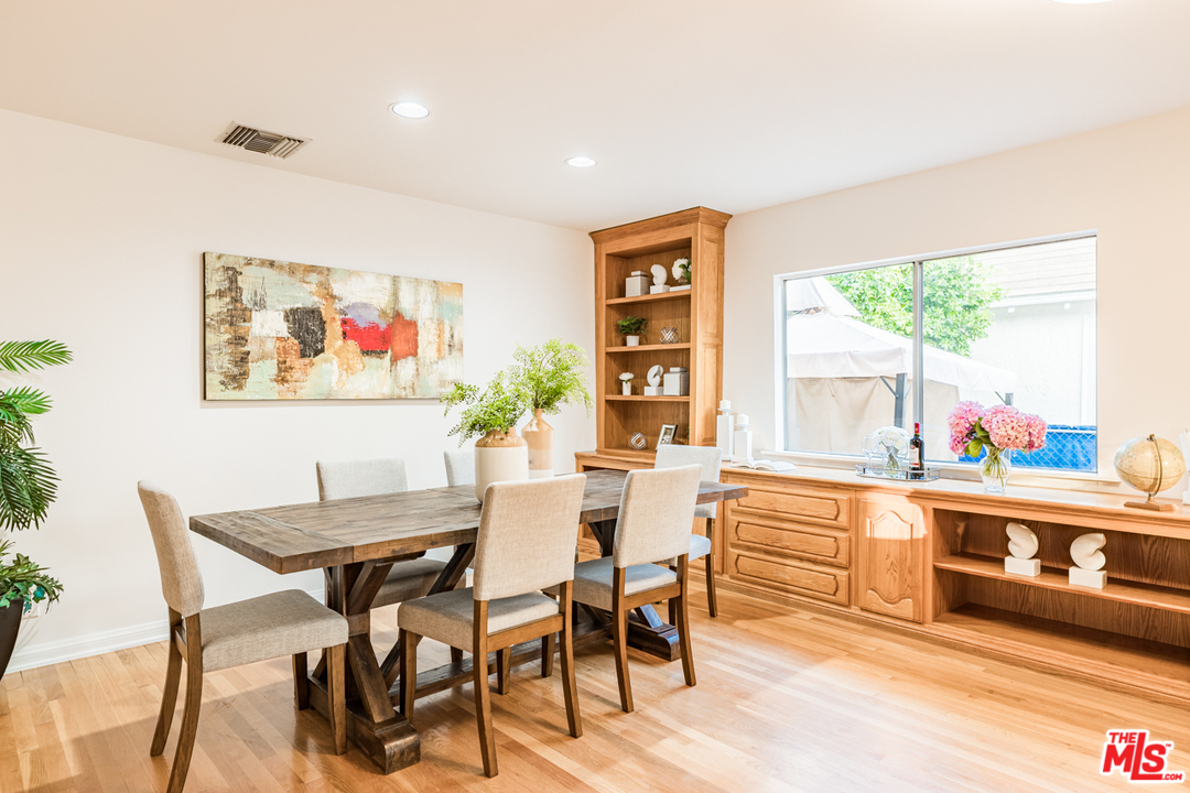124 Le Doux Road Beverly Hills, CA 90211 - Photo 12 of 50