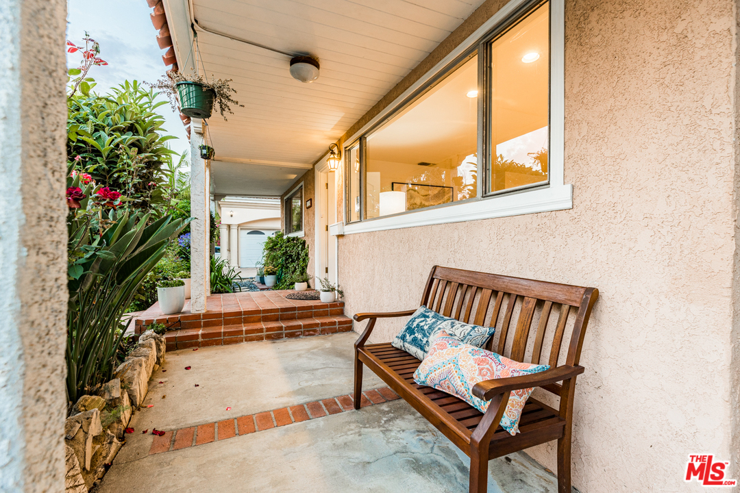 124 Le Doux Road Beverly Hills, CA 90211 - Photo 3 of 50