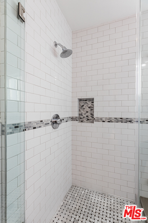 124 Le Doux Road Beverly Hills, CA 90211 - Photo 29 of 50