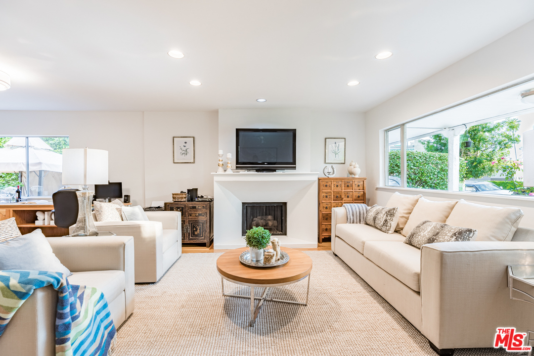 124 Le Doux Road Beverly Hills, CA 90211 - Photo 4 of 50