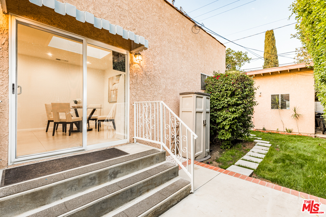 124 Le Doux Road Beverly Hills, CA 90211 - Photo 39 of 50