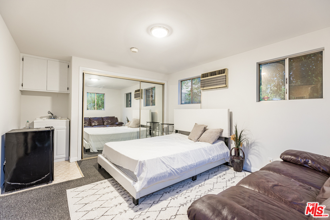 124 Le Doux Road Beverly Hills, CA 90211 - Photo 44 of 50
