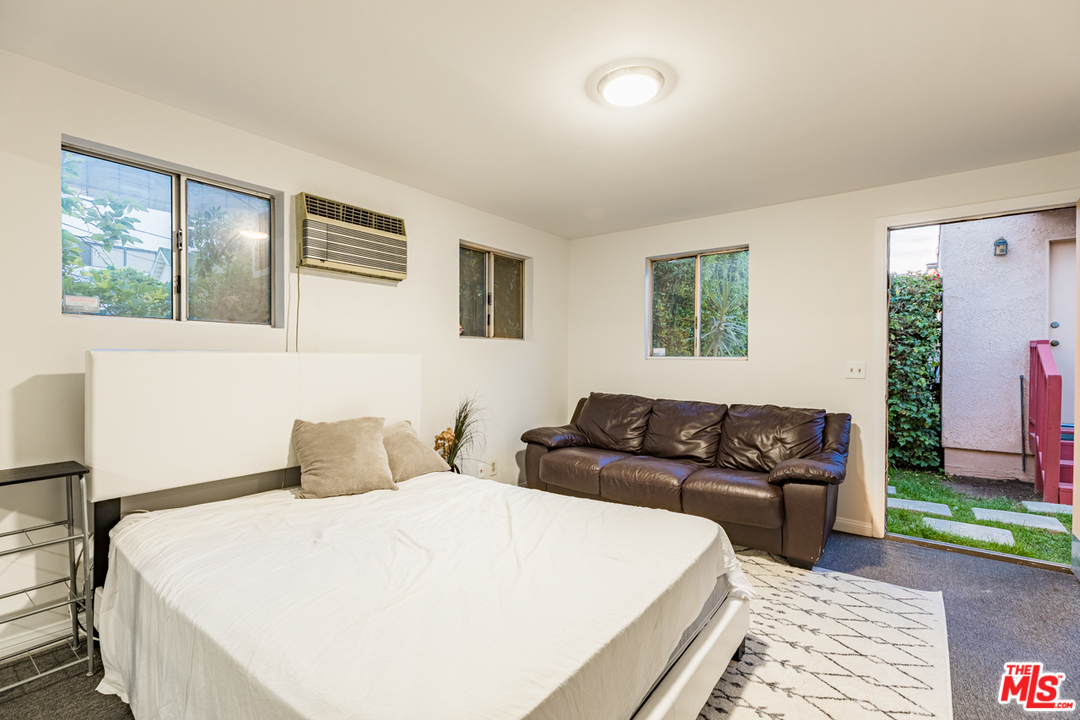 124 Le Doux Road Beverly Hills, CA 90211 - Photo 45 of 50