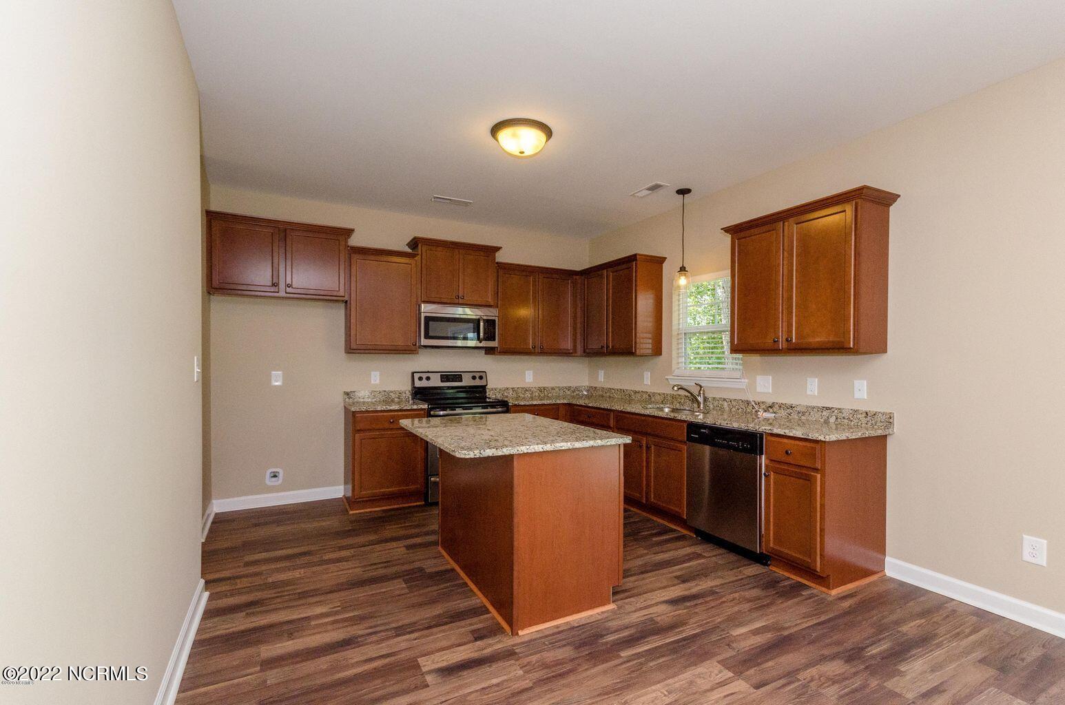 263 Haws Run Road Jacksonville, NC 28540 - Photo 6 of 31 20220412152933396196000000-o