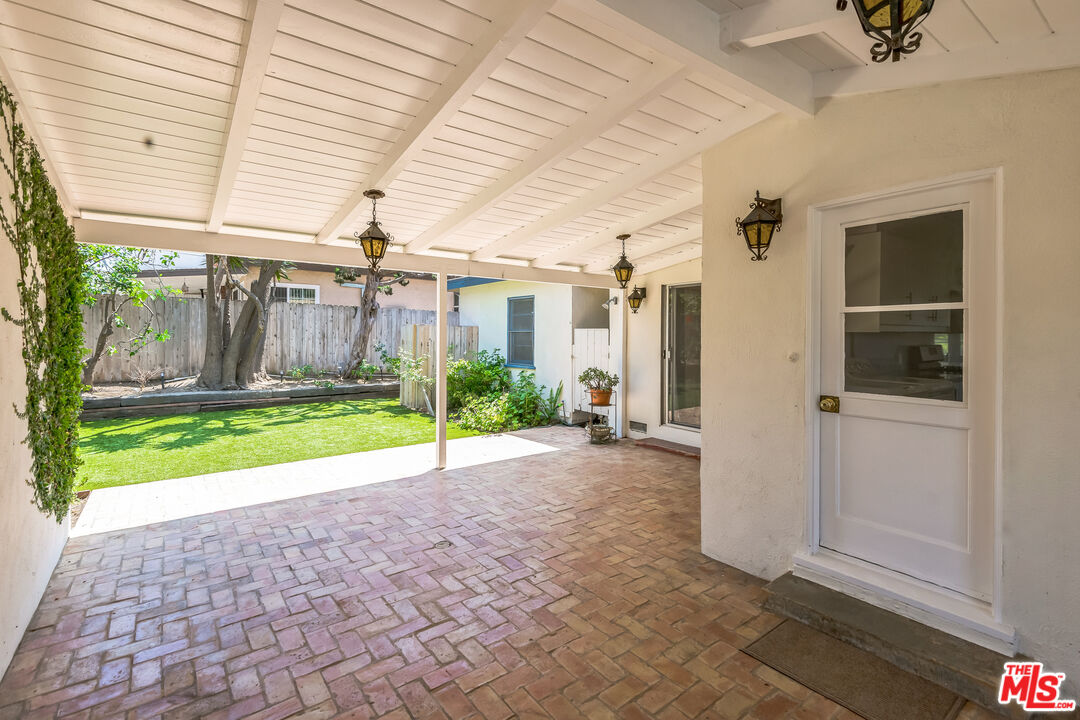 12753 Appleton Way Los Angeles, CA 90066 - Photo 17 of 31 a view of a back yard of the house