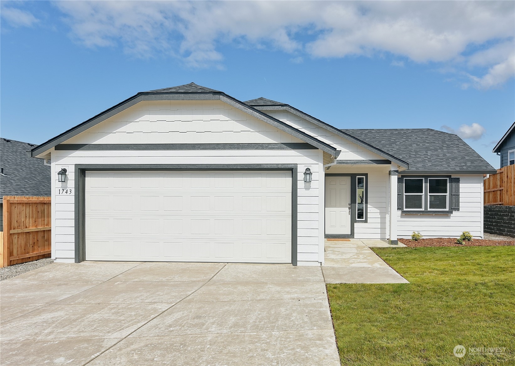 1904 Hickory Road Moses Lake, WA 98837 - Photo 1 of 12 Gallery Image 1