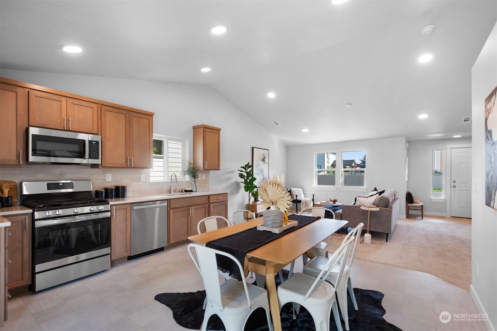 1904 Hickory Road Moses Lake, WA 98837 - Photo 5 of 12 Gallery Image 5