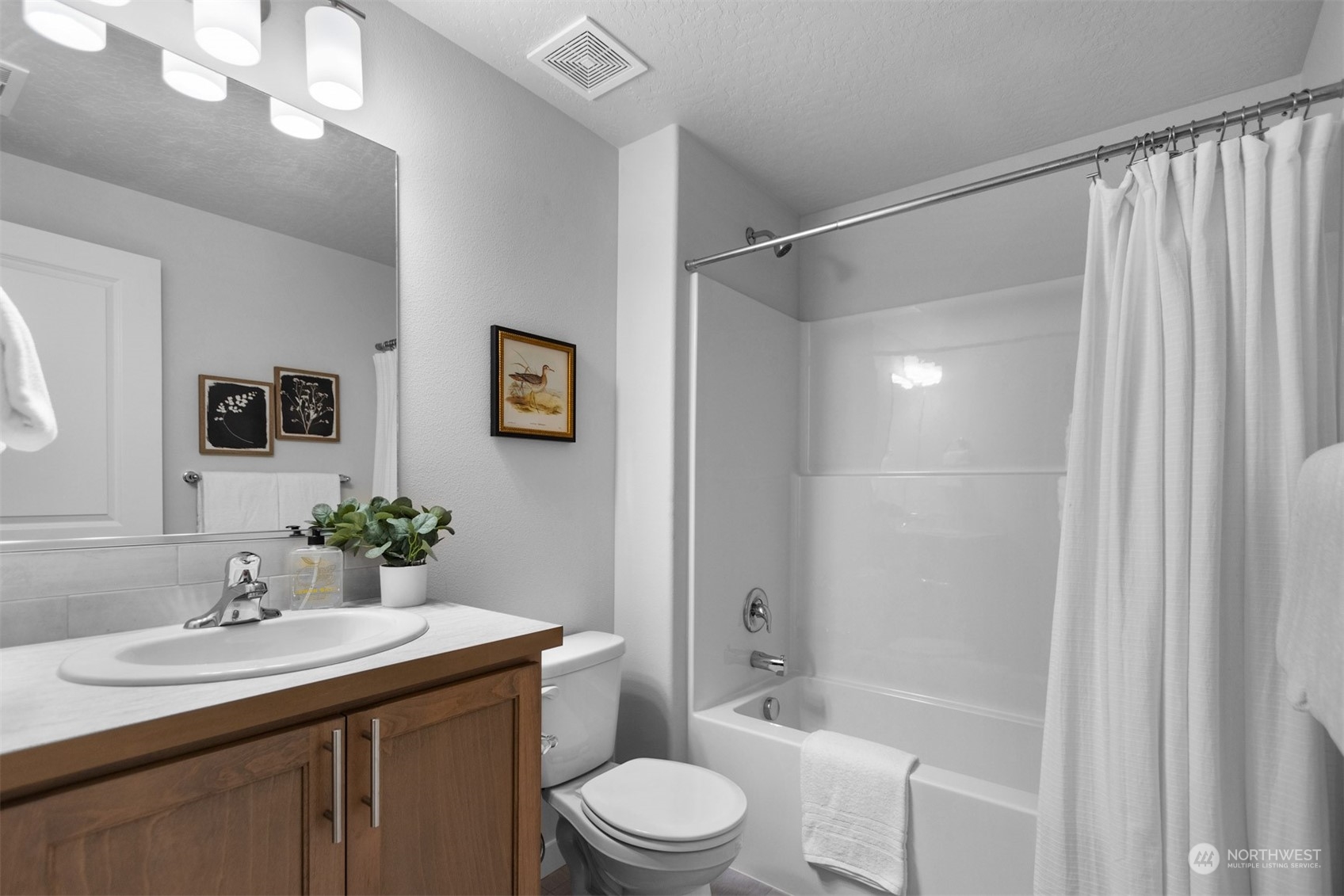 1904 Hickory Road Moses Lake, WA 98837 - Photo 10 of 12 Gallery Image 10