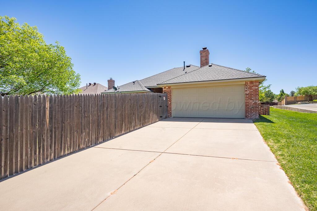 6604 Pepper Tree Place Amarillo, TX 79124 - Photo 27 of 28 driveway