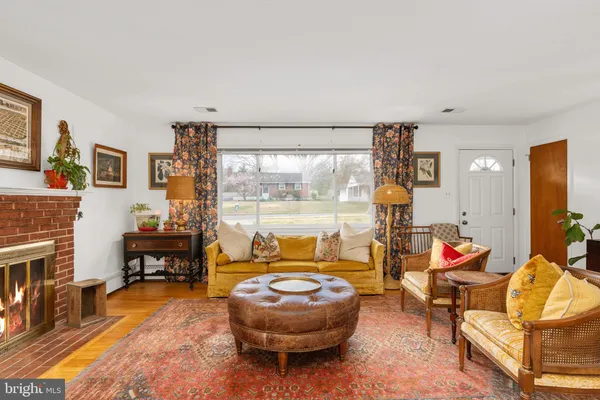 $699,900 | 6714 Ruskin Street, Springfield, VA 22150