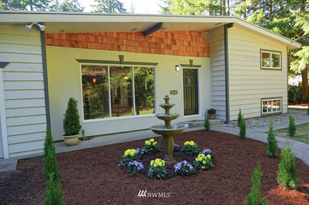 1810 Woods Road Southeast Port Orchard, WA 98366 - Photo 1 of 19 Gallery Image 1
