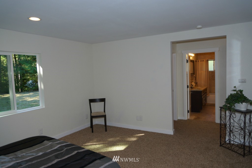 1810 Woods Road Southeast Port Orchard, WA 98366 - Photo 13 of 19 Gallery Image 13