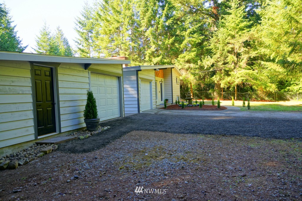 1810 Woods Road Southeast Port Orchard, WA 98366 - Photo 17 of 19 Gallery Image 17