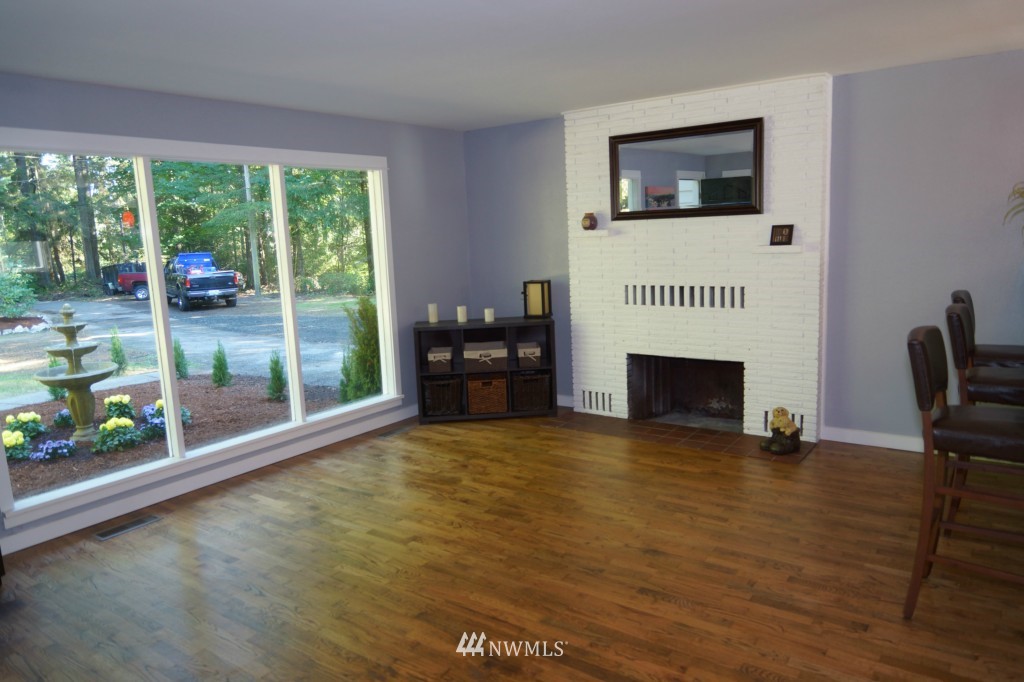 1810 Woods Road Southeast Port Orchard, WA 98366 - Photo 3 of 19 Gallery Image 3