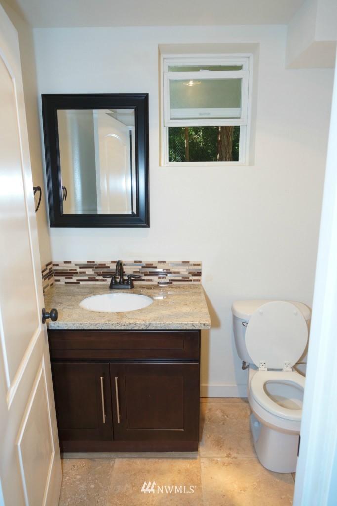 1810 Woods Road Southeast Port Orchard, WA 98366 - Photo 6 of 19 Gallery Image 6
