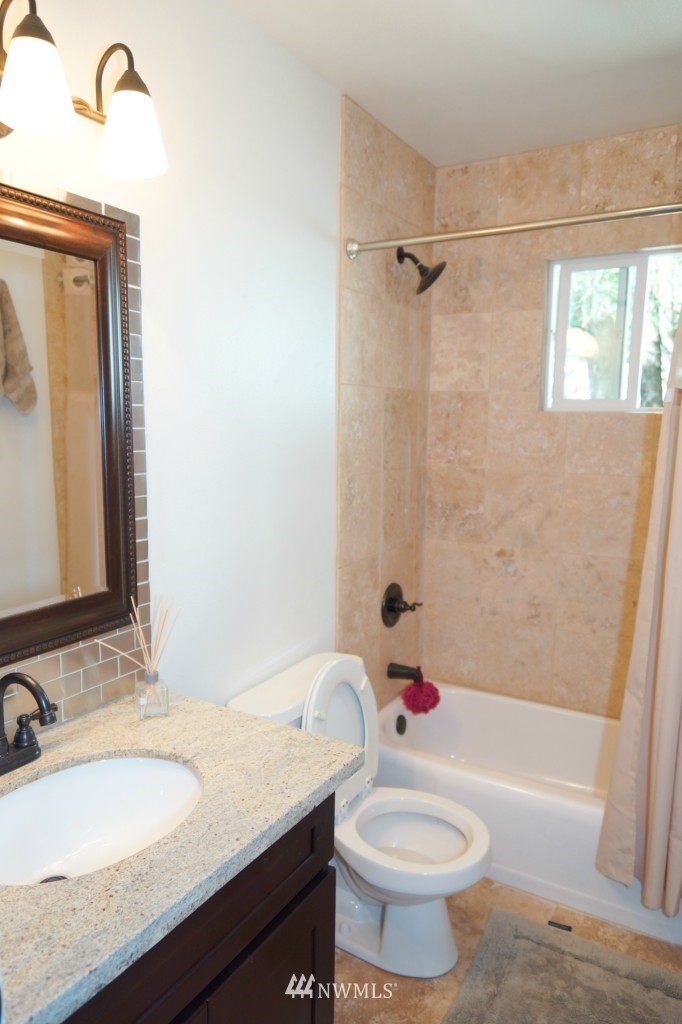 1810 Woods Road Southeast Port Orchard, WA 98366 - Photo 8 of 19 Gallery Image 8