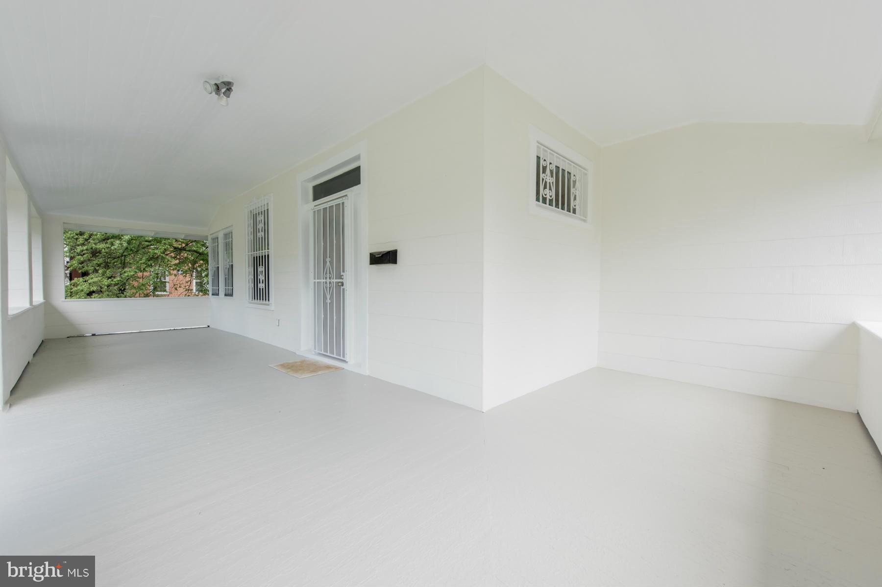 4001 Chatham Road Baltimore, MD 21207 - Photo 5 of 24 Porch