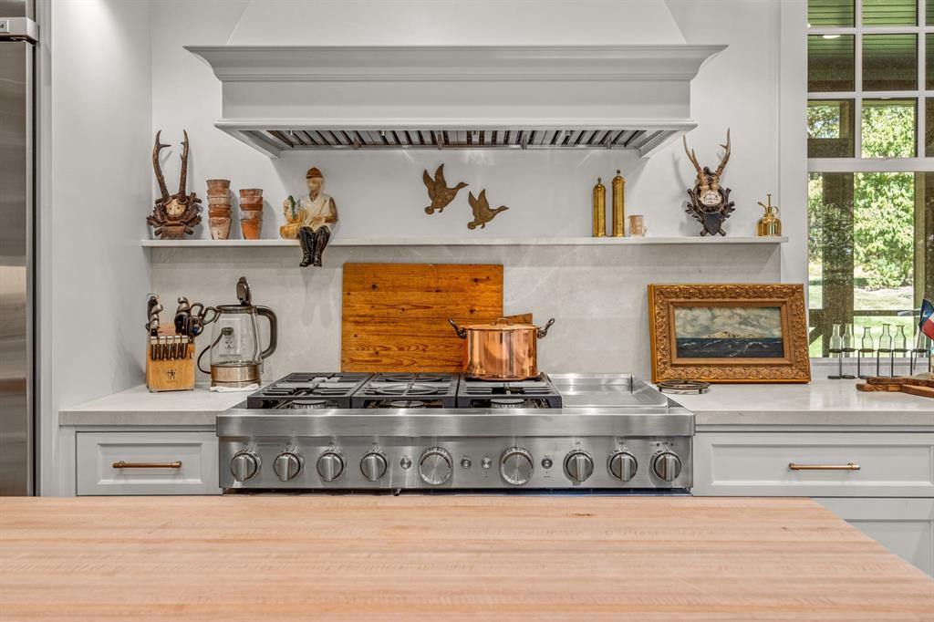 877 Private Road 7893 Mineola, TX 75773 - Photo 19 of 40 a view of cabinet with white cabinets