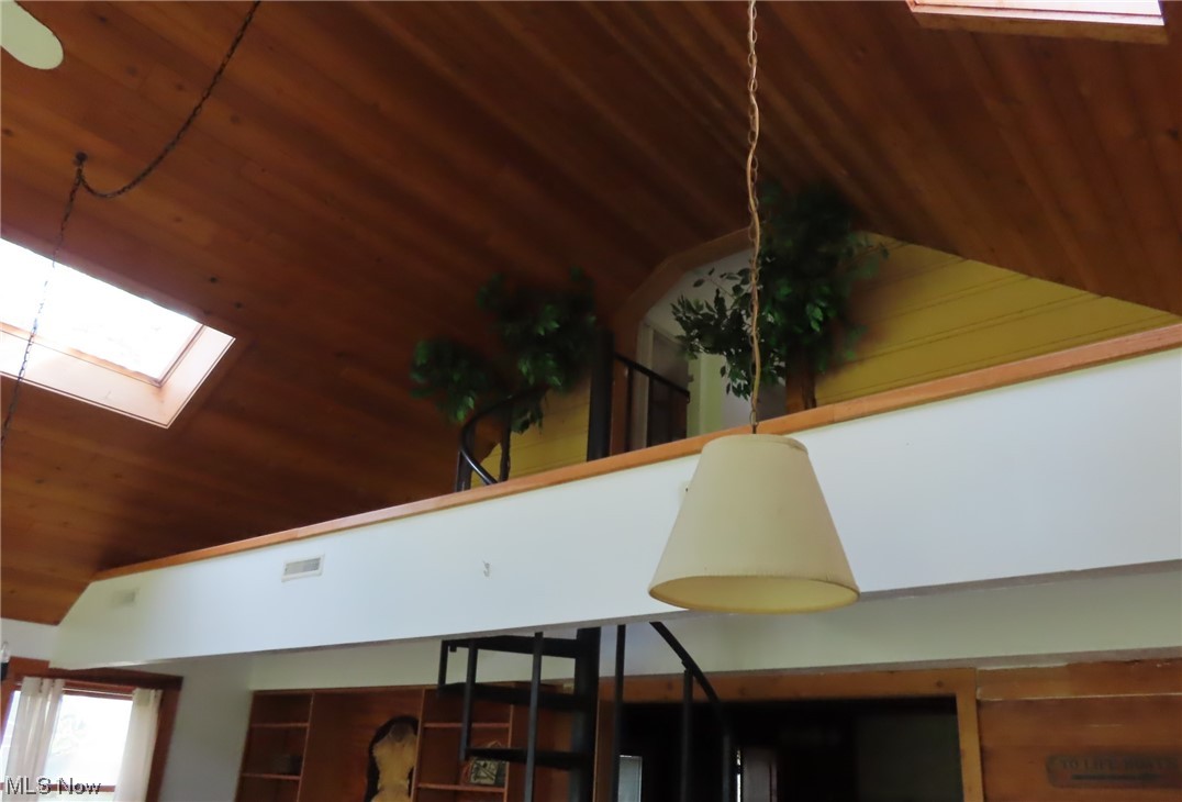 182 Harcourt Road Vermilion, OH 44089 - Photo 12 of 29 Loft