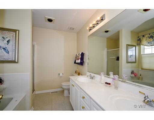 2012 Wagner Road, Unit 206 Batavia, IL 60510 - Photo 8 of 10 Gallery Image 8